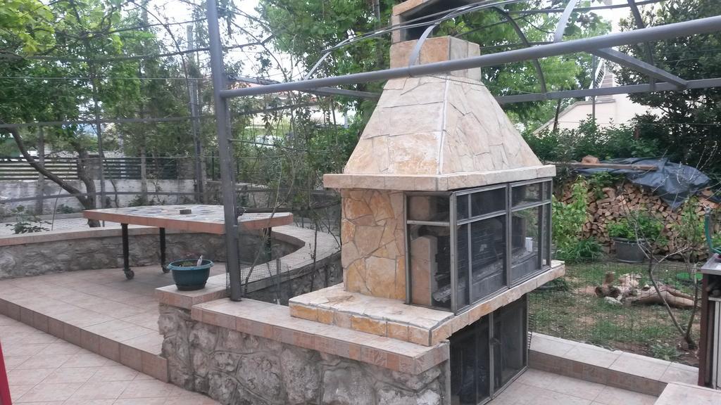 Apartmani Bozic-Omišalj Εξωτερικό φωτογραφία