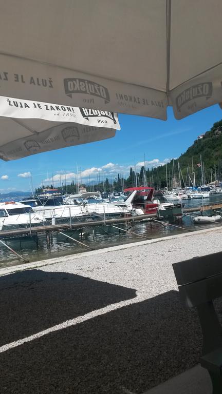 Apartmani Bozic-Omišalj Εξωτερικό φωτογραφία