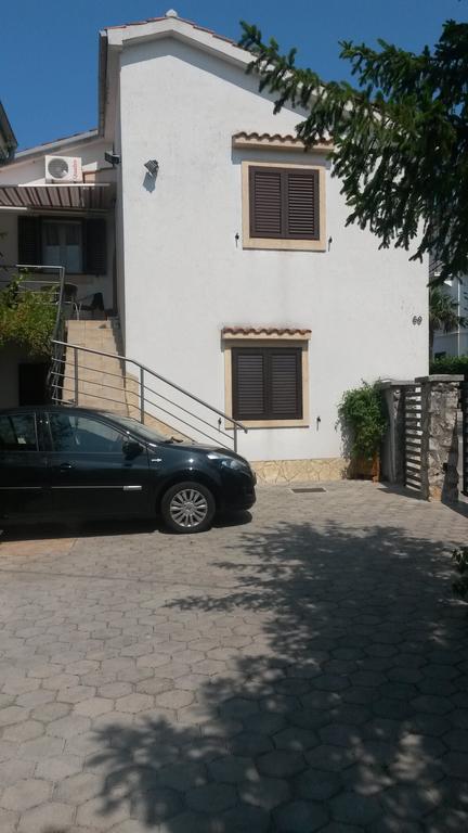 Apartmani Bozic-Omišalj Εξωτερικό φωτογραφία