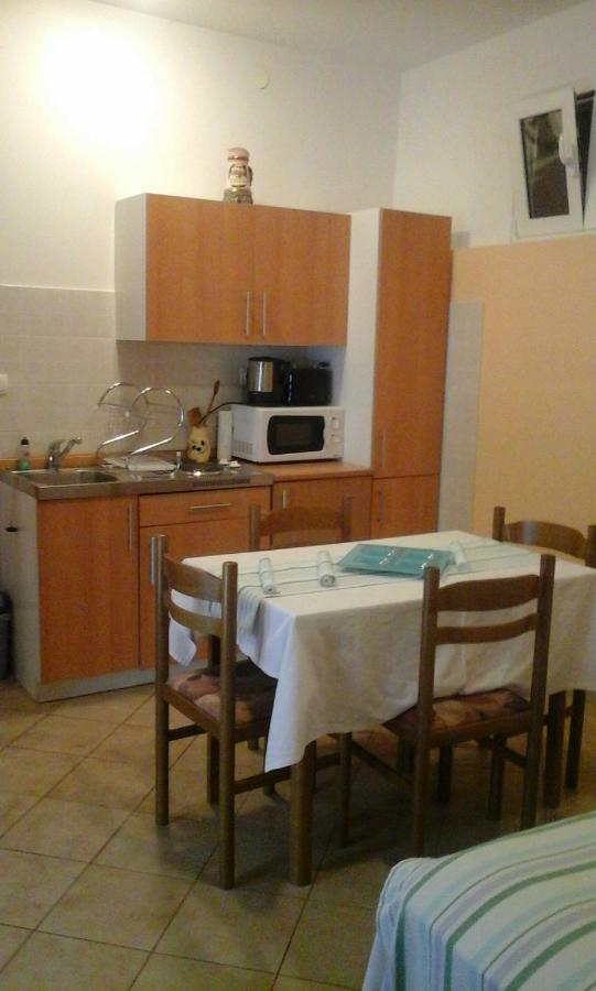 Apartmani Bozic-Omišalj Εξωτερικό φωτογραφία